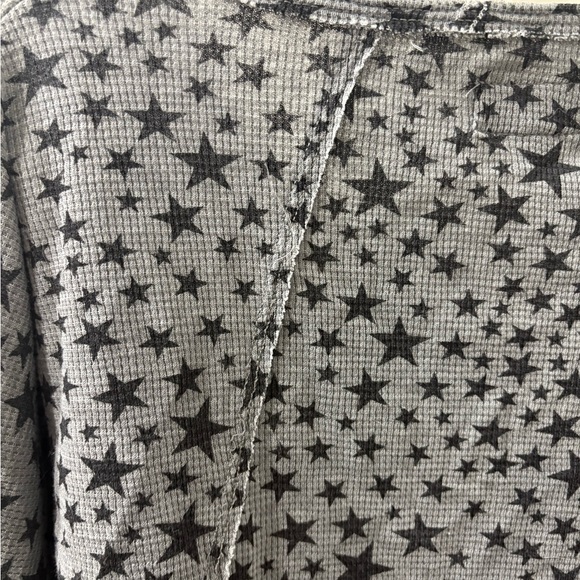Lucky Brand Gray Star Print Thermal Knit Top Size S - Picture 7 of 8